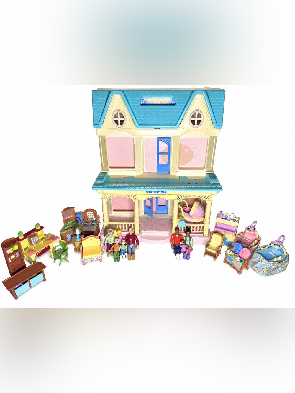 Fisher Price Loving Family Dollhouse 1993 with two families and accessories